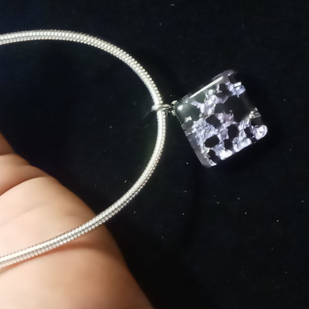 Murano glass pendant collar necklace 18 inches long Snake chain plunger clasp